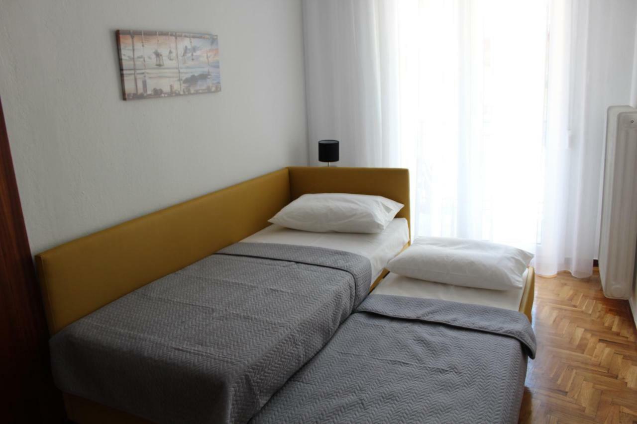 Old Town With Sea View Apartment